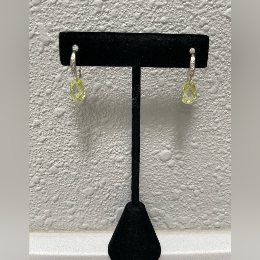 925 Silver w/Peridot Stone Pierced Drop Earrings - Light Green - EUC